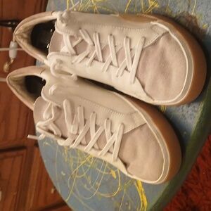 Dolce‎ Vita Women's Cream and Tan Sneakers. Sz8.5